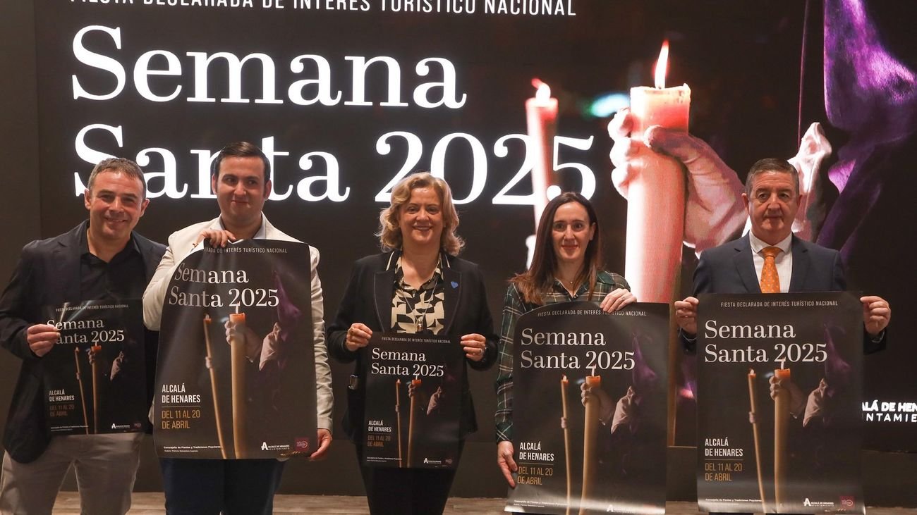 Alcalá reemplaza póster de Semana Santa con foto de Málaga