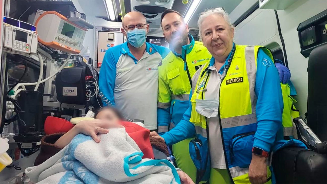 Suma atiende un parto en una casa alcalina