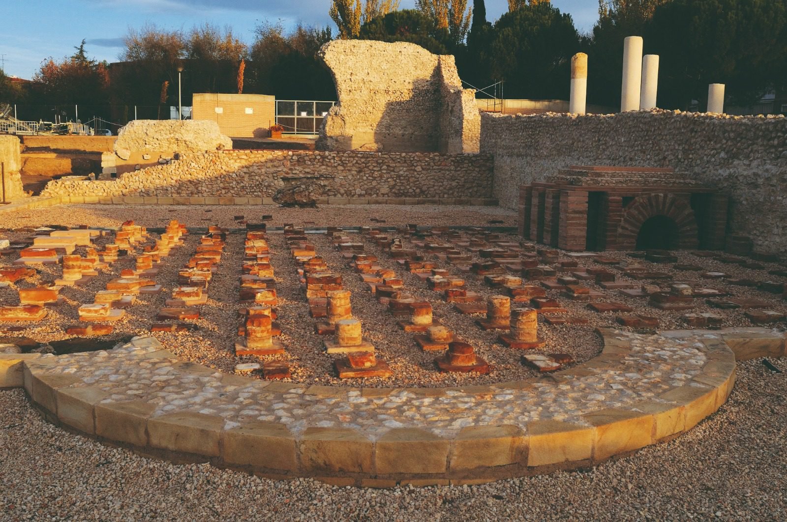 Complutum: Historia, Estructura y Legado de la Ciudad Romana en Alcalá de Henares