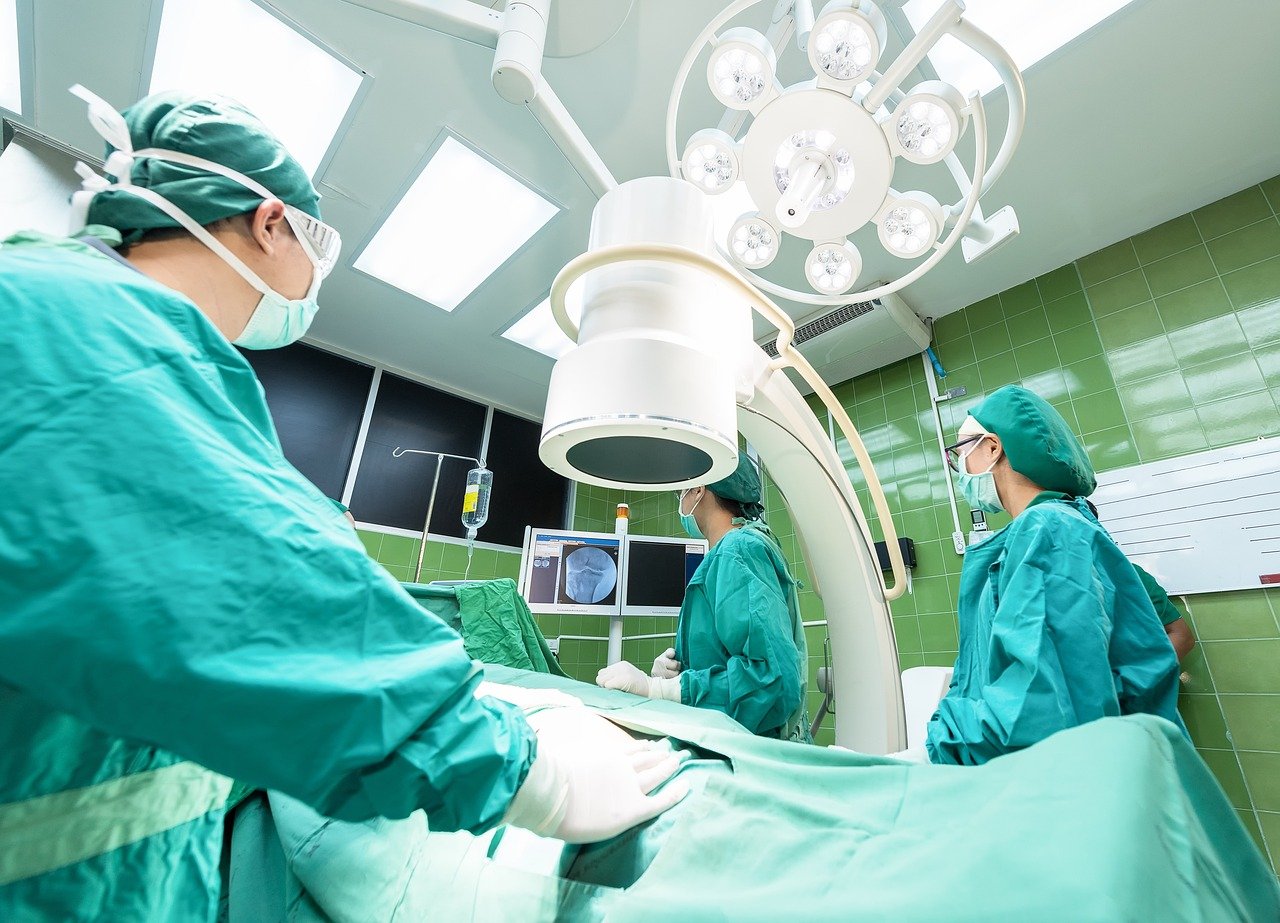 Descubre la historia y servicios del hospital de Antezana en Alcalá de Henares