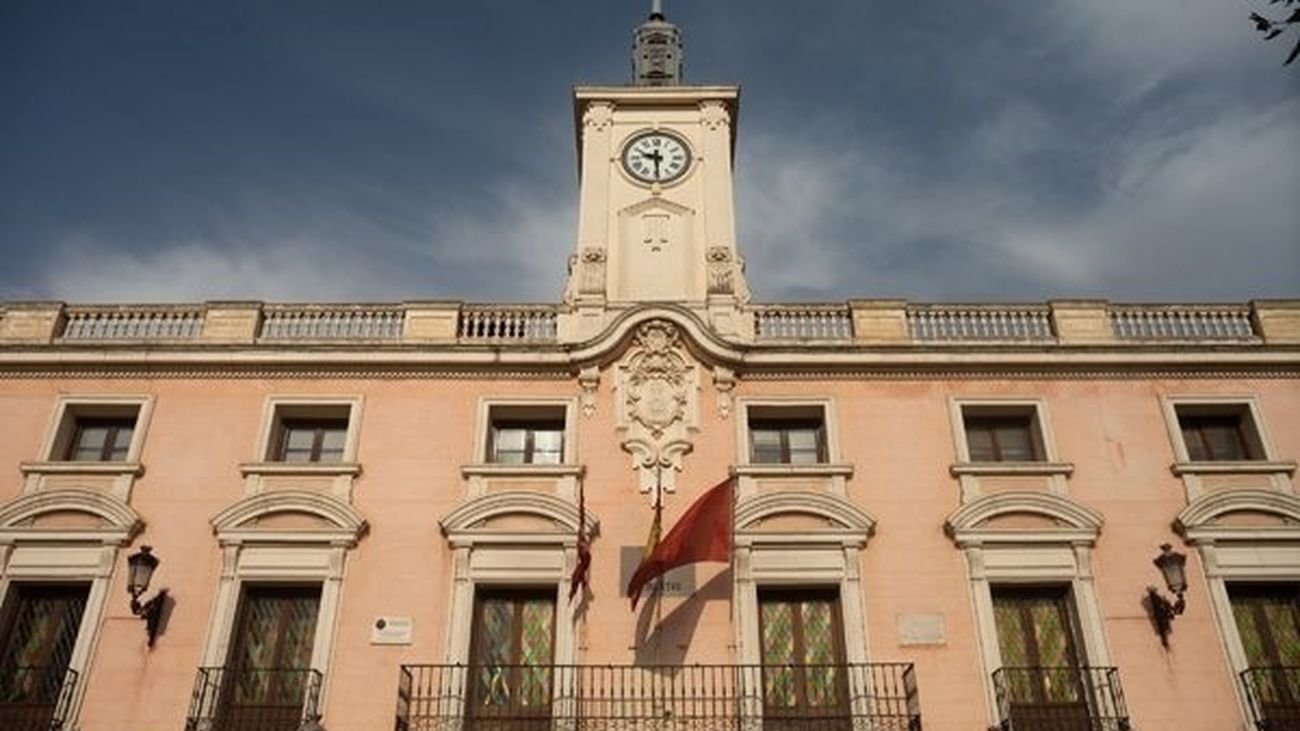 Ataque violento a oficina forestal en Alcalá: destrozan vehículo oficial