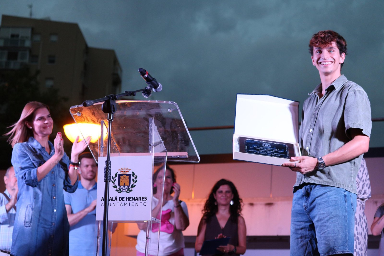 Inicio de las Fiestas patronales de la Virgen del Val con el pregón de Gerson Pozo