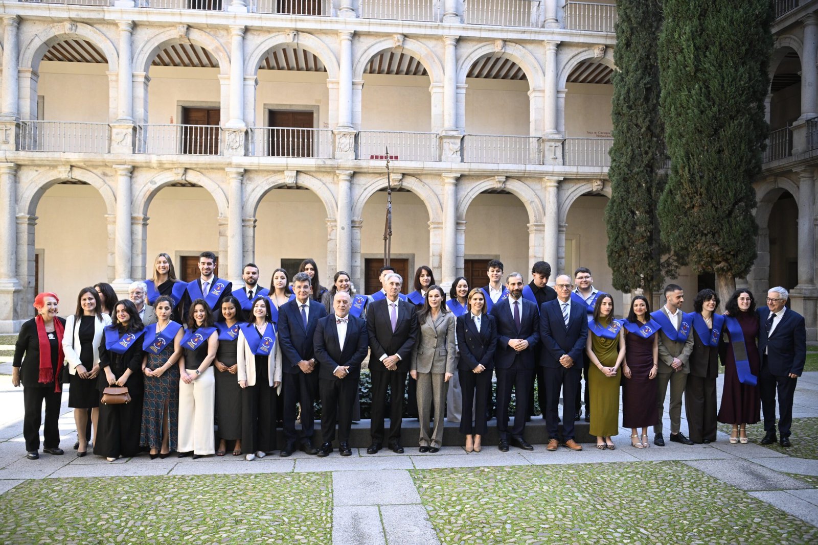 Su Majestad la Reina clausura Máster de Reporterismo Internacional en Alcalá.