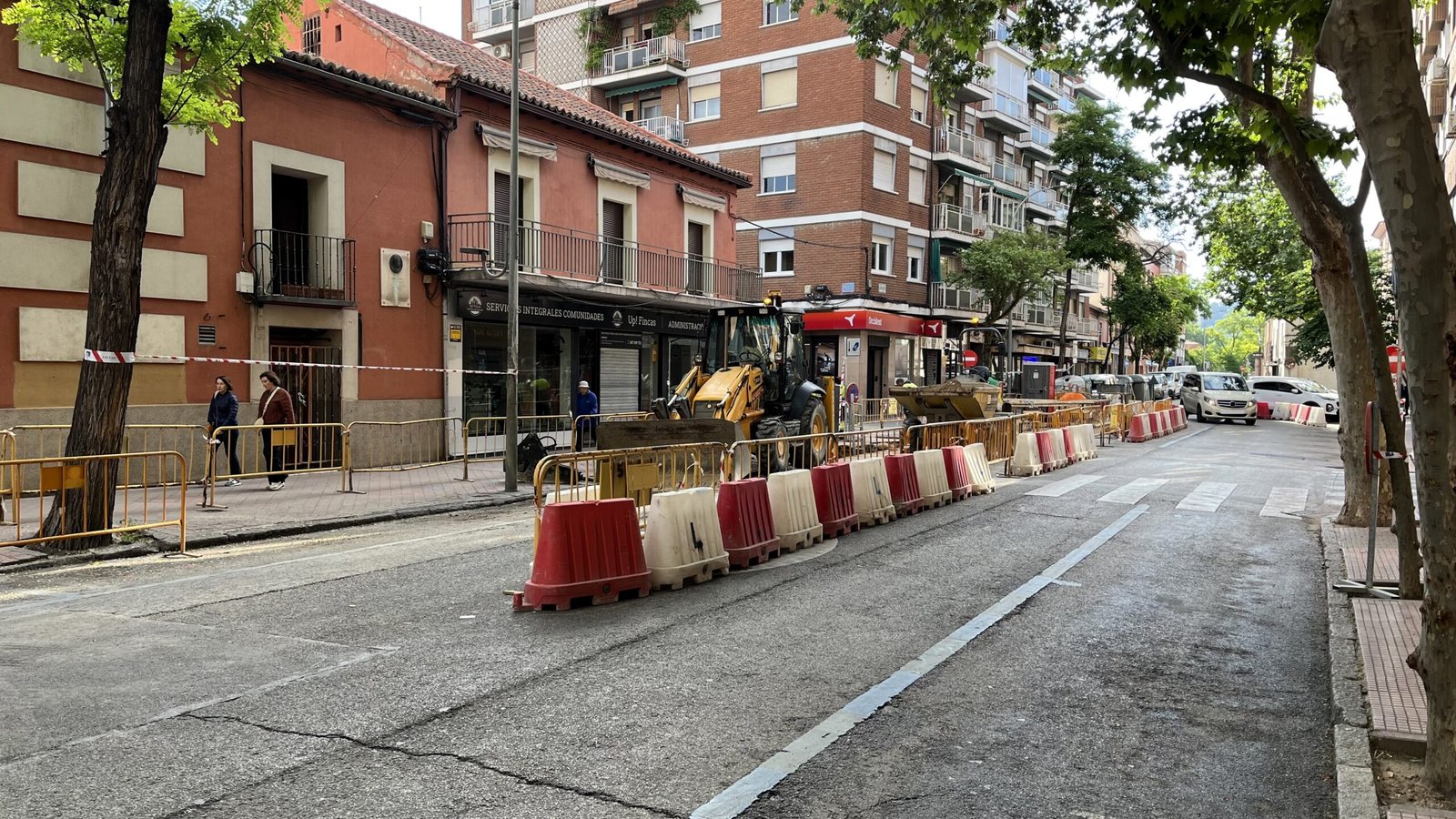 Obras de mejora en la calle Teniente Ruiz para facilitar la movilidad y la accesibilidad