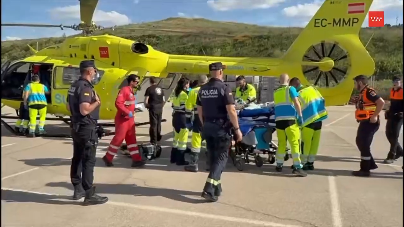 Ciclista de 74 años grave tras caer y golpearse en la cabeza con una piedra en Alcalá de Henares.