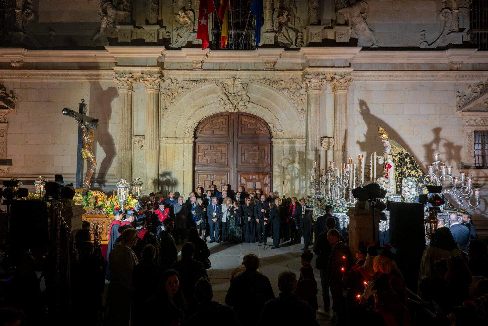 Alcalá de Henares acoge el encuentro de La Soledad Coronada y el Cristo de los Doctrinos